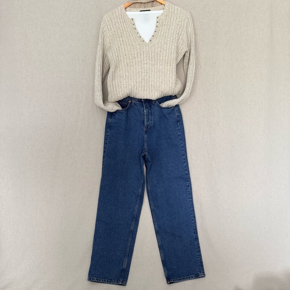 Lauren Ralph Lauren | Ribbed V-Neck Sweater | Silk Linen Cotton Blend - Picture 6 of 11